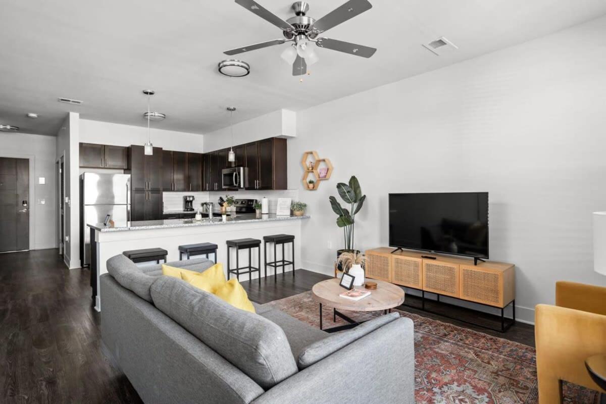 Cozysuites Upscale 2br Near Fashion Mall *