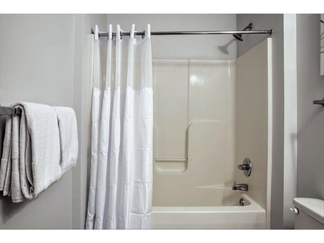 Contemporary 2br 2ba By Cozysuites Apartment *
