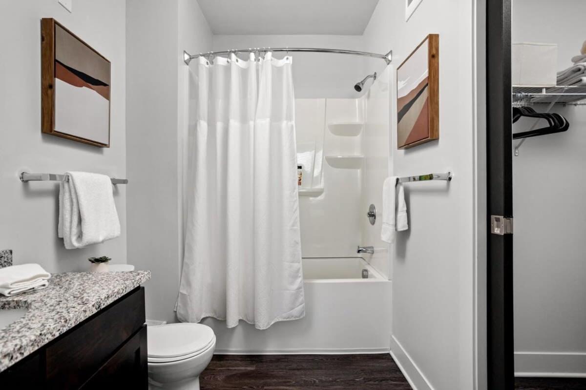 Cozysuites Upscale 2br Near Fashion Mall