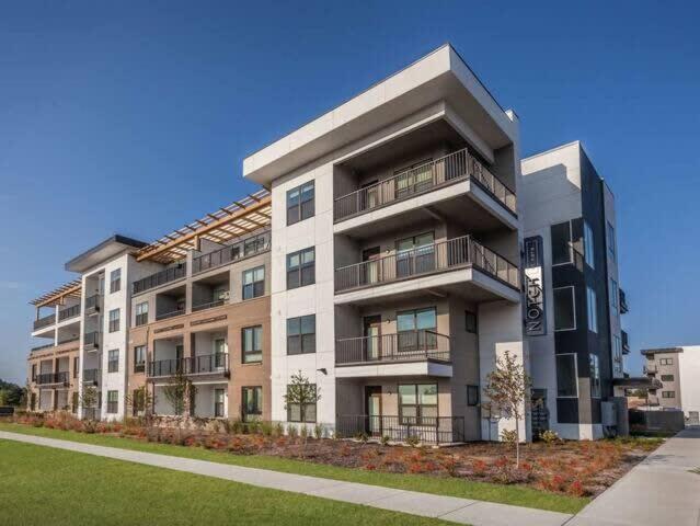 Cozysuites Upscale 2br Near Fashion Mall Apartment *