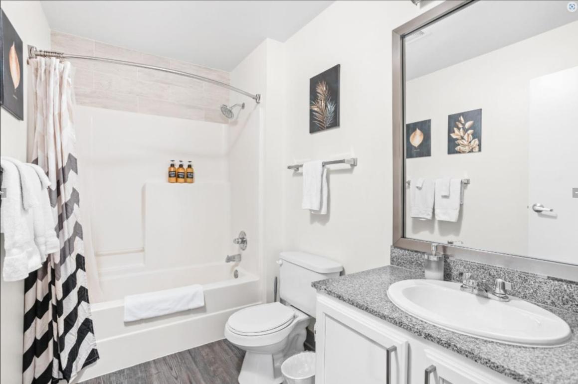 Cozysuites - 2br With Direct Skybridge Access #6