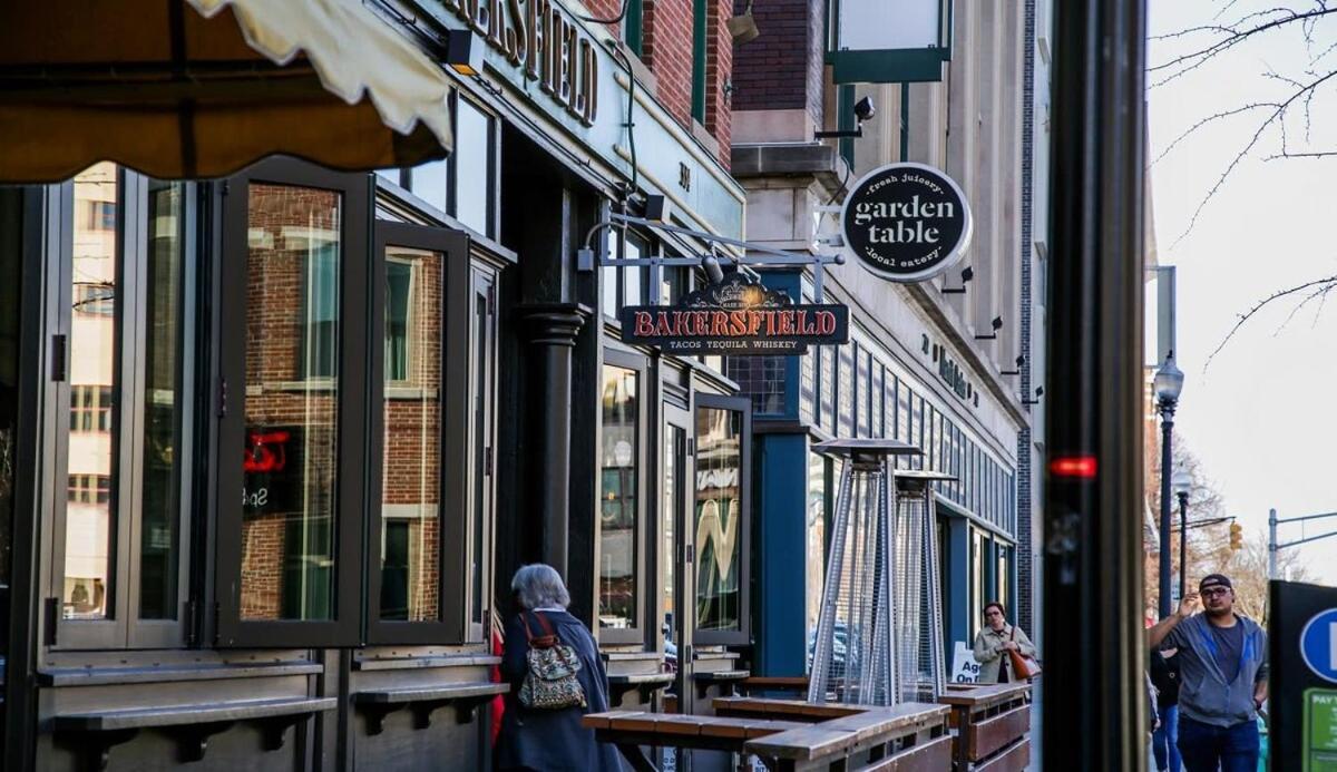 Cozysuites - 2br With Direct Skybridge Access #2 * Indianapolis