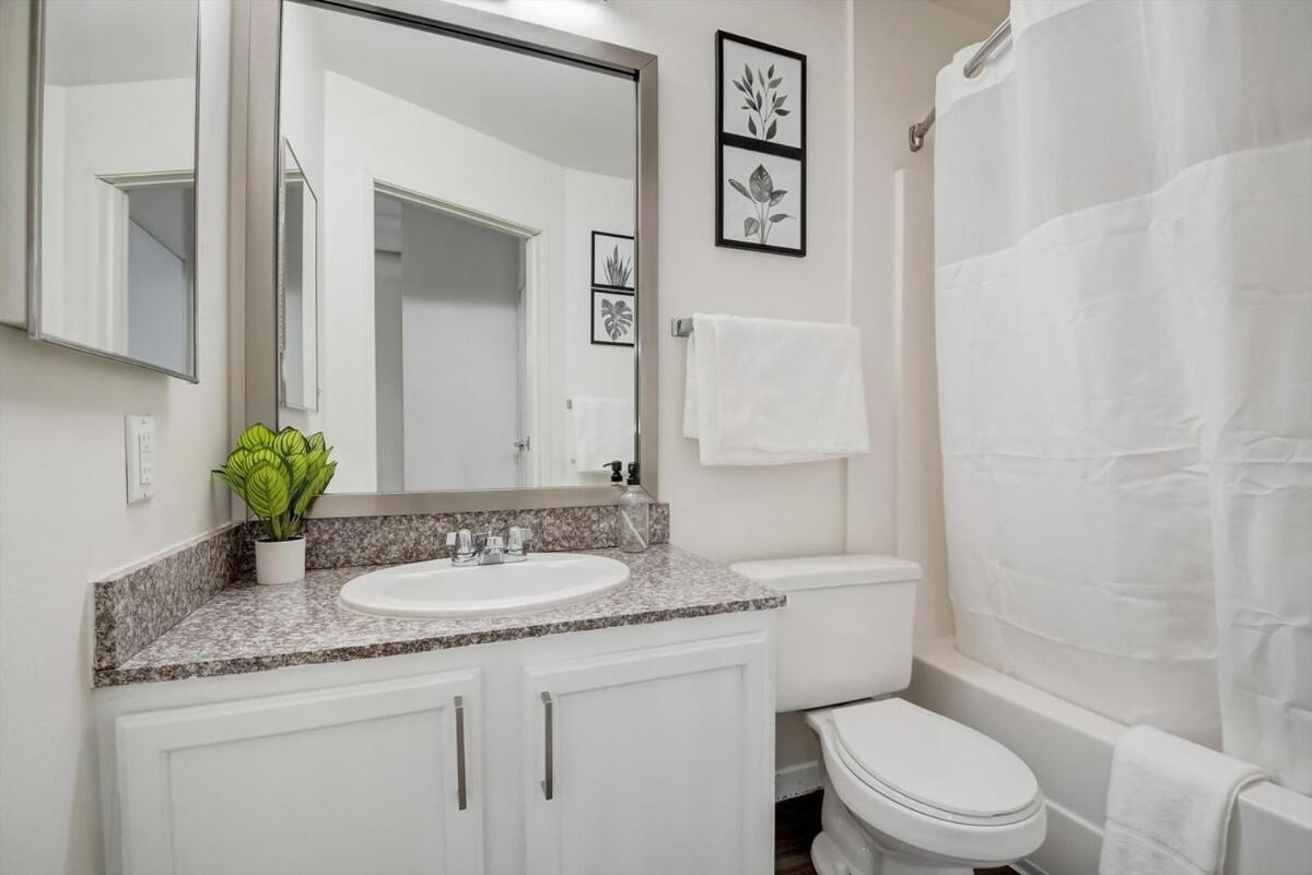 Cozysuites - 2br With Direct Skybridge Access #2 Apartment *