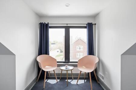 Modern Architect's Duplex By Cozysuites Indianapolis