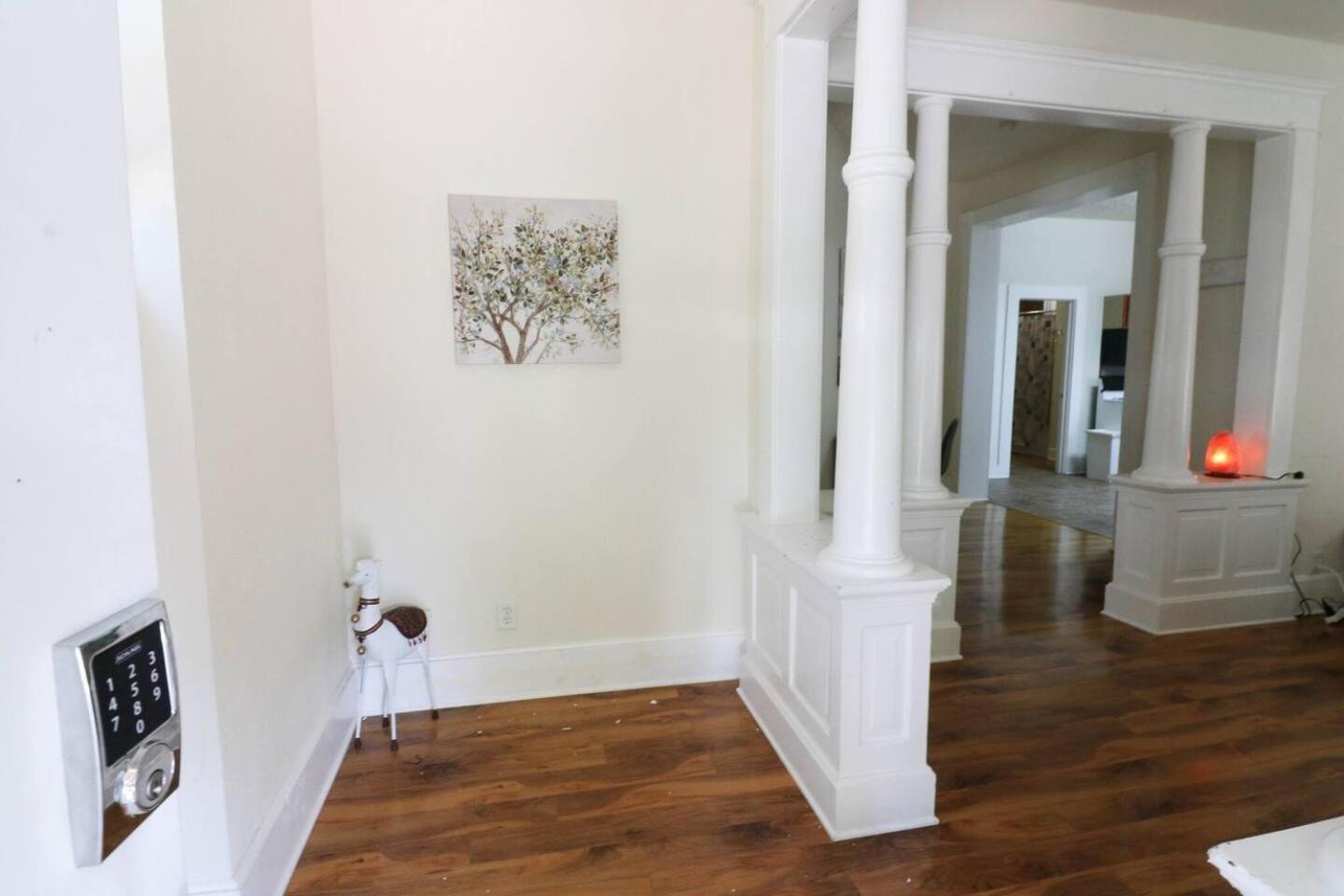 Downtown Indy Unit - 2 Beds, Workspace & Parking Apartment Indianapolis