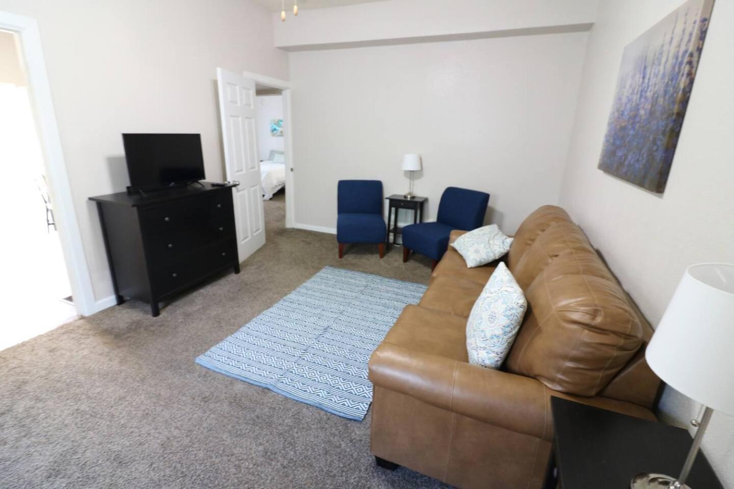 Mins To Mass Ave -workspace, Smart Tv & Ac Apartment Indianapolis