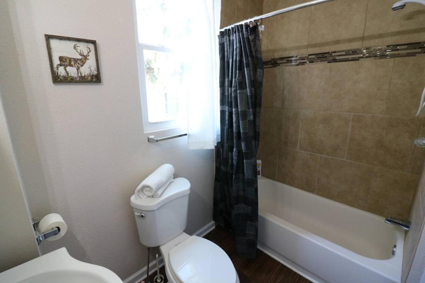 Mins To Mass Ave -workspace, Smart Tv & Ac Indianapolis
