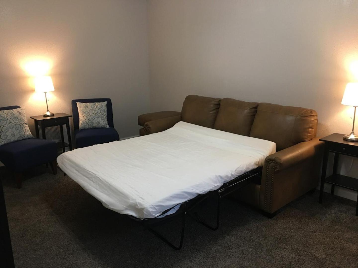 Mins To Mass Ave -workspace, Smart Tv & Ac