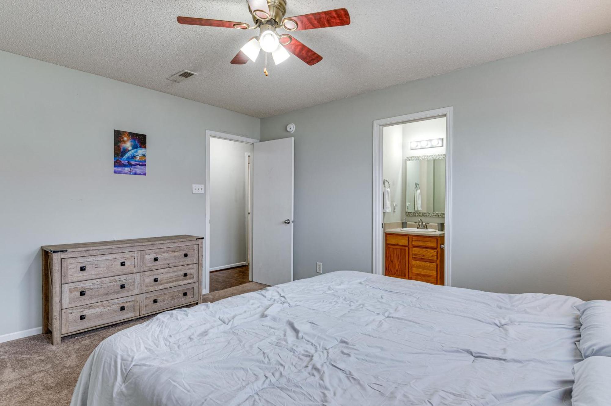 Indy Delight Charming House About 10 Mi To Downtown! Holiday home *