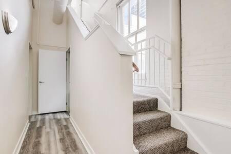 Cozysuites 2br - 2ba With Skybridge Access #1 Apartment Indianapolis
