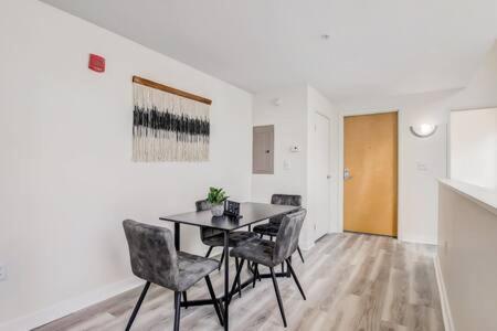 Cozysuites 2br - 2ba With Skybridge Access #1 * Indianapolis