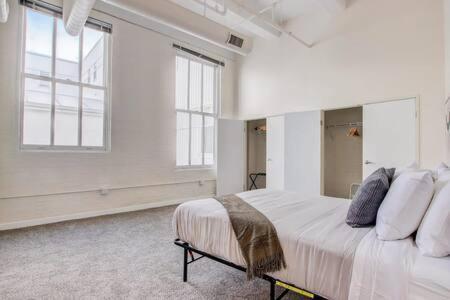 Apartment Cozysuites 2br - 2ba With Skybridge Access #1 Indianapolis