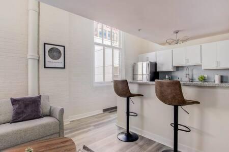 Cozysuites 2br - 2ba With Skybridge Access #1 Apartment *