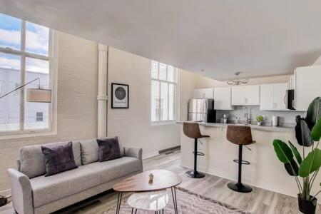 Cozysuites 2br - 2ba With Skybridge Access #1 Indianapolis
