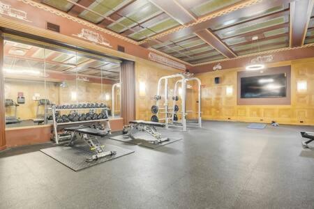 Apartment Cozysuites - 2br With Direct Skybridge Access #5