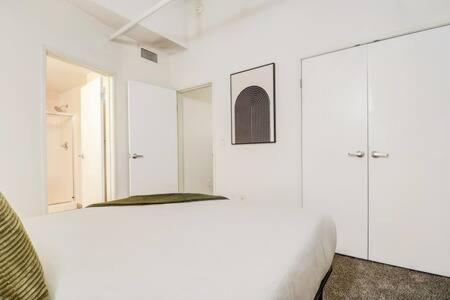 Cozysuites - 2br With Direct Skybridge Access #5 *
