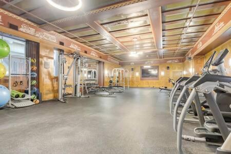 Cozysuites - 2br With Direct Skybridge Access #5 Apartment