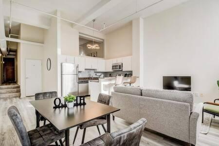 Apartment Cozysuites - 2br With Direct Skybridge Access #5