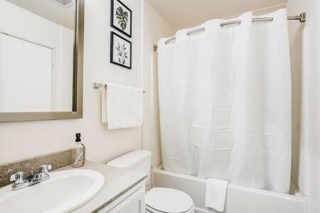Apartment Cozysuites - 2br With Direct Skybridge Access #1 *