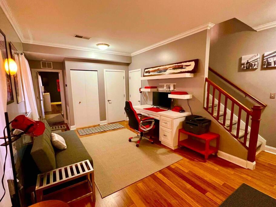 Apartment Coolest Ever- Indy's At Your Door Step - Mass Ave!