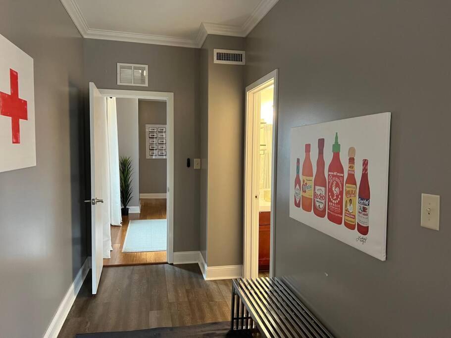 Apartment Coolest Ever- Indy's At Your Door Step - Mass Ave!