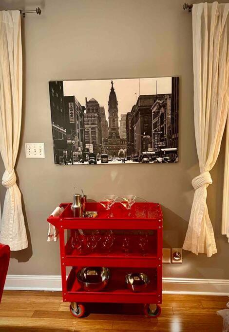 Apartment Coolest Ever- Indy's At Your Door Step - Mass Ave!