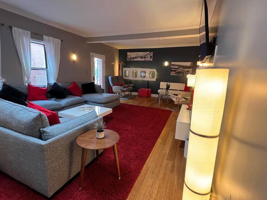 Apartment Coolest Ever- Indy's At Your Door Step - Mass Ave! *