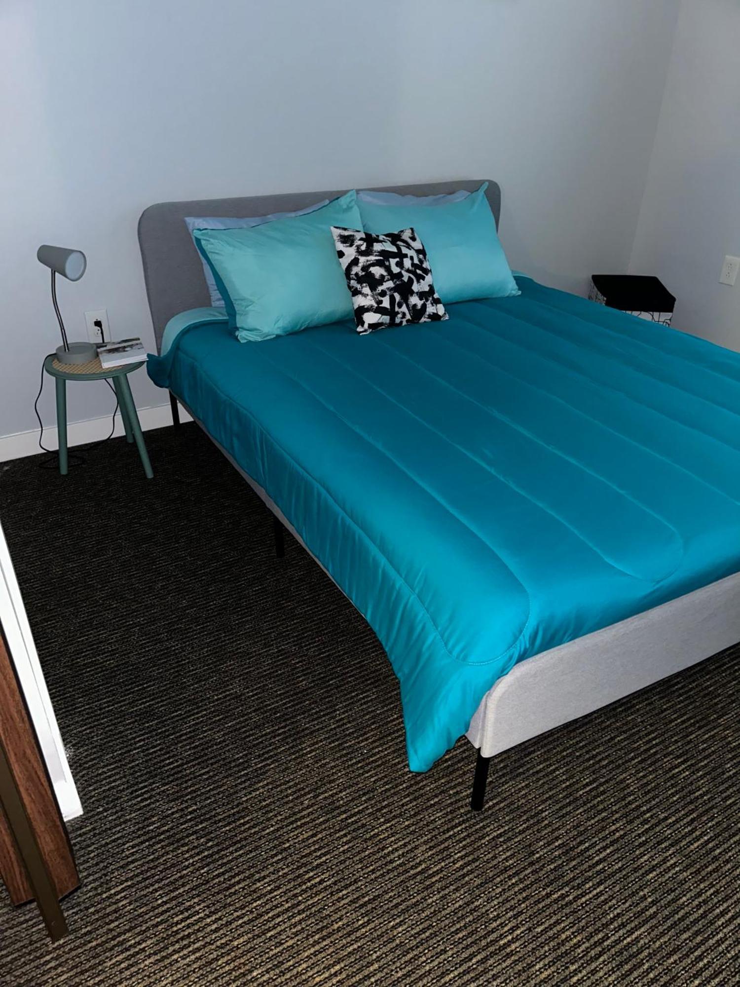 Spooky Low Rate!! Downtown With Free Parking Indianapolis