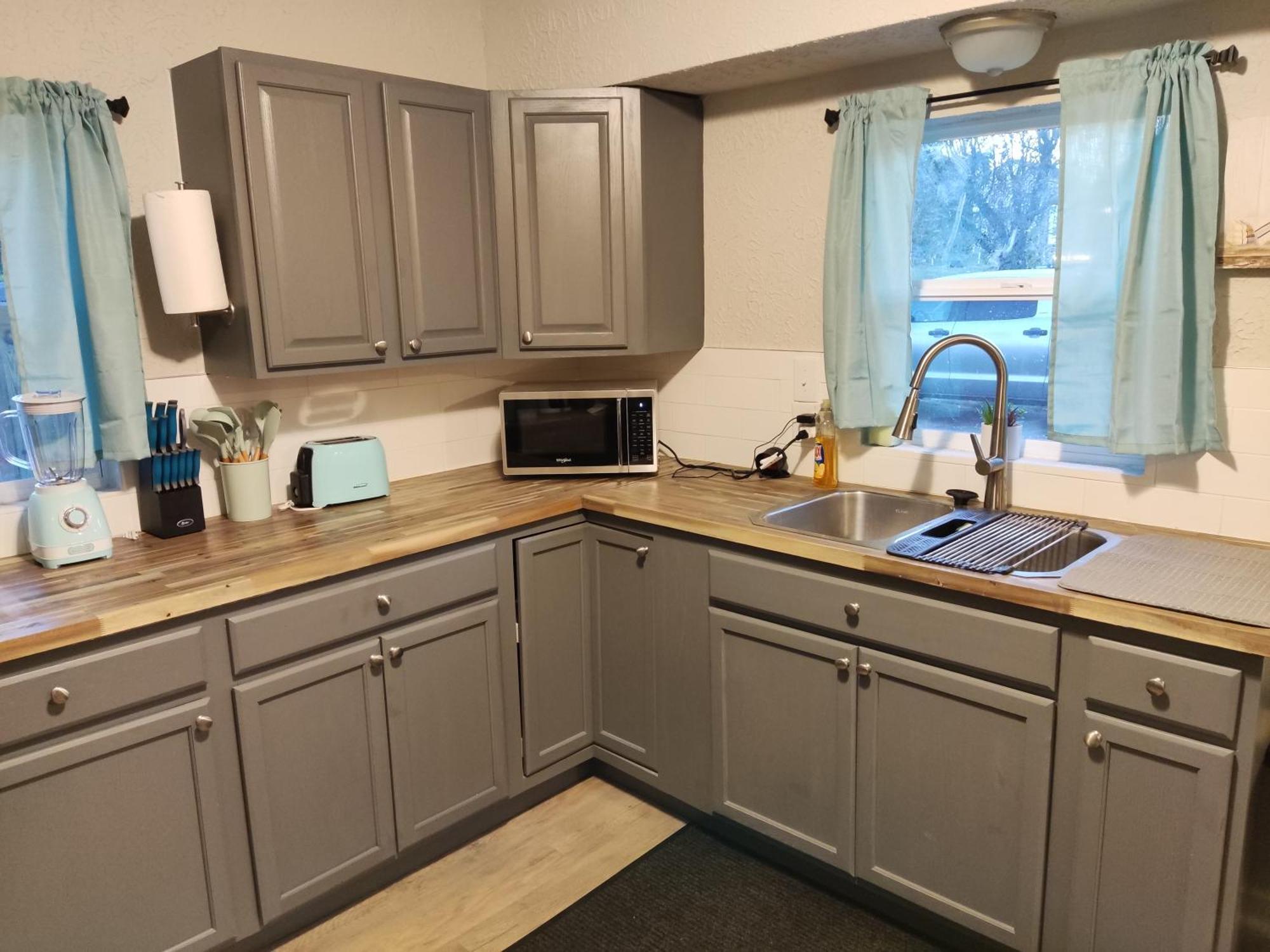 Homestay Tranquil Oasis - Private -near Downtown