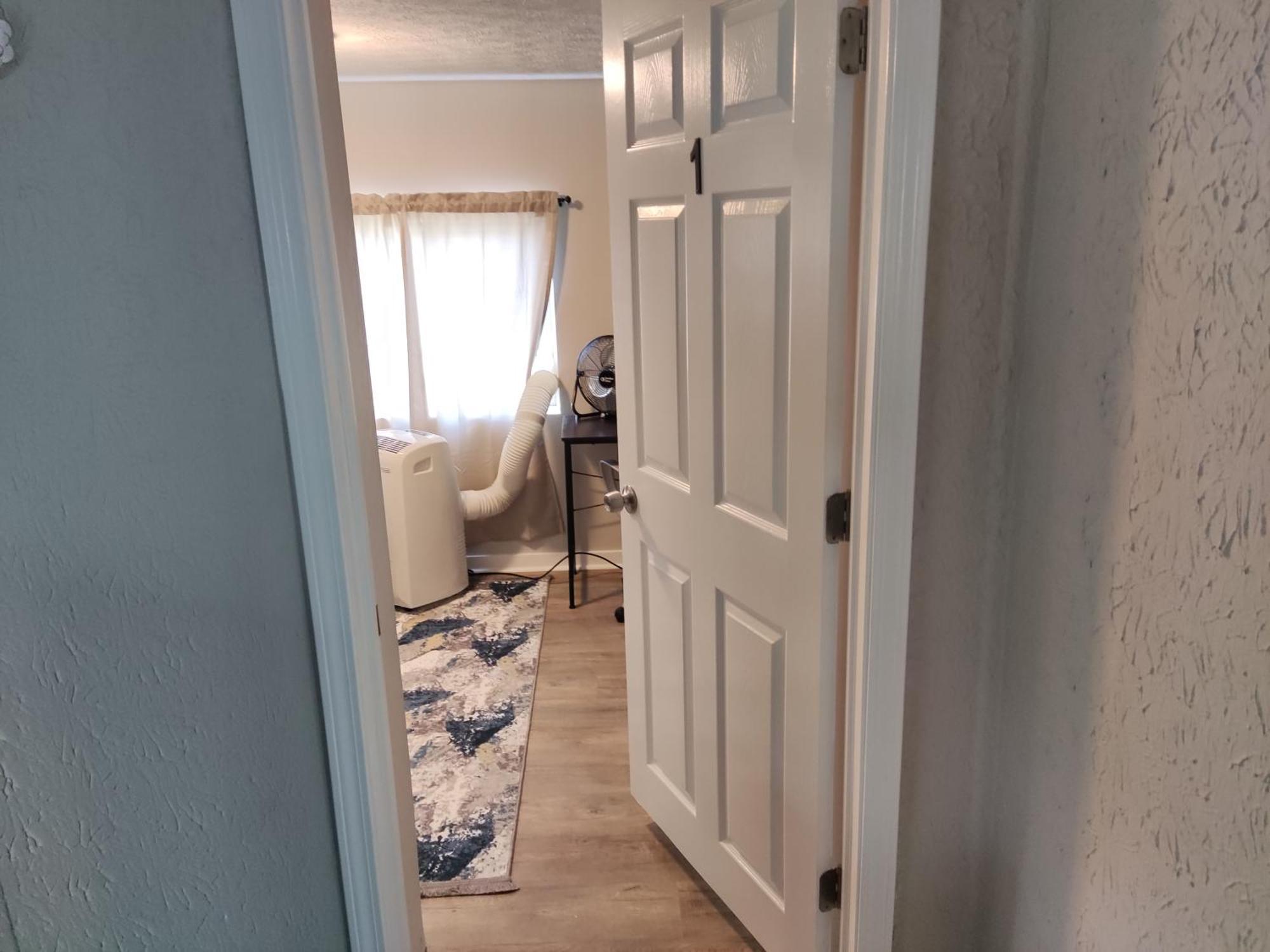 Tranquil Oasis - Private -near Downtown Homestay