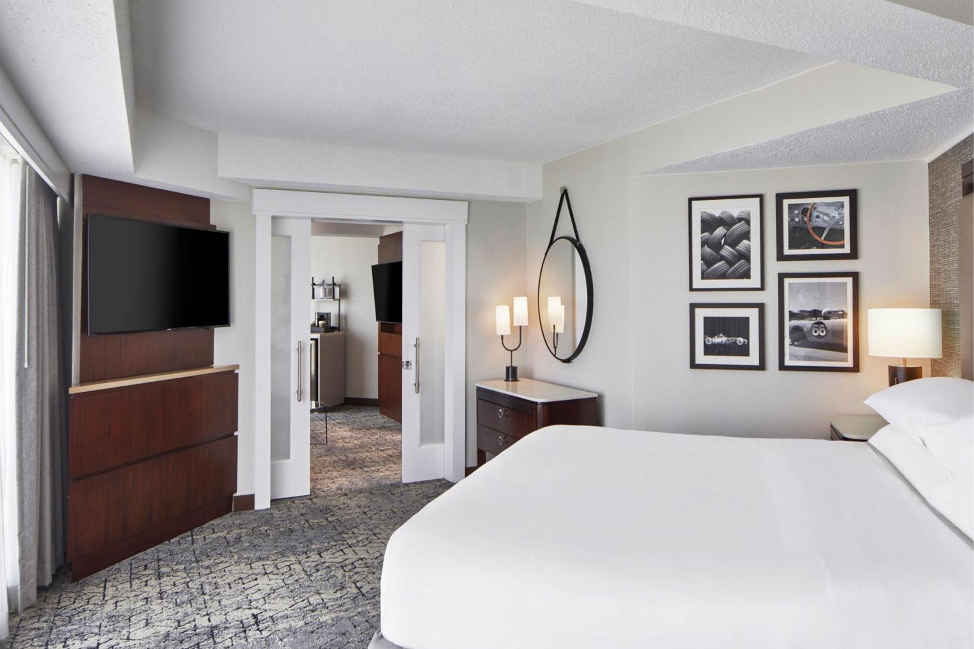 Sheraton At Keystone Crossing Hotel