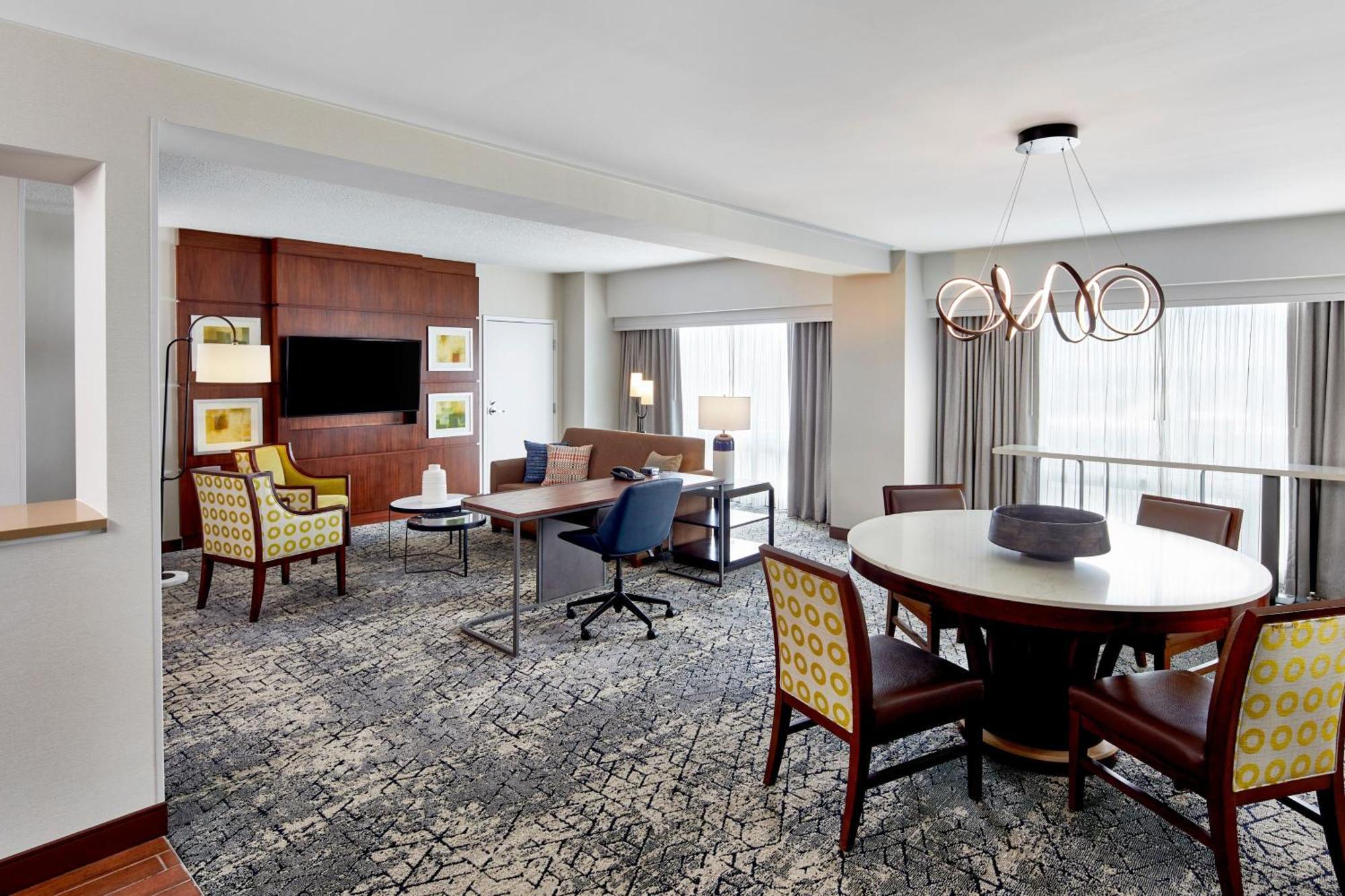 Sheraton At Keystone Crossing Hotel