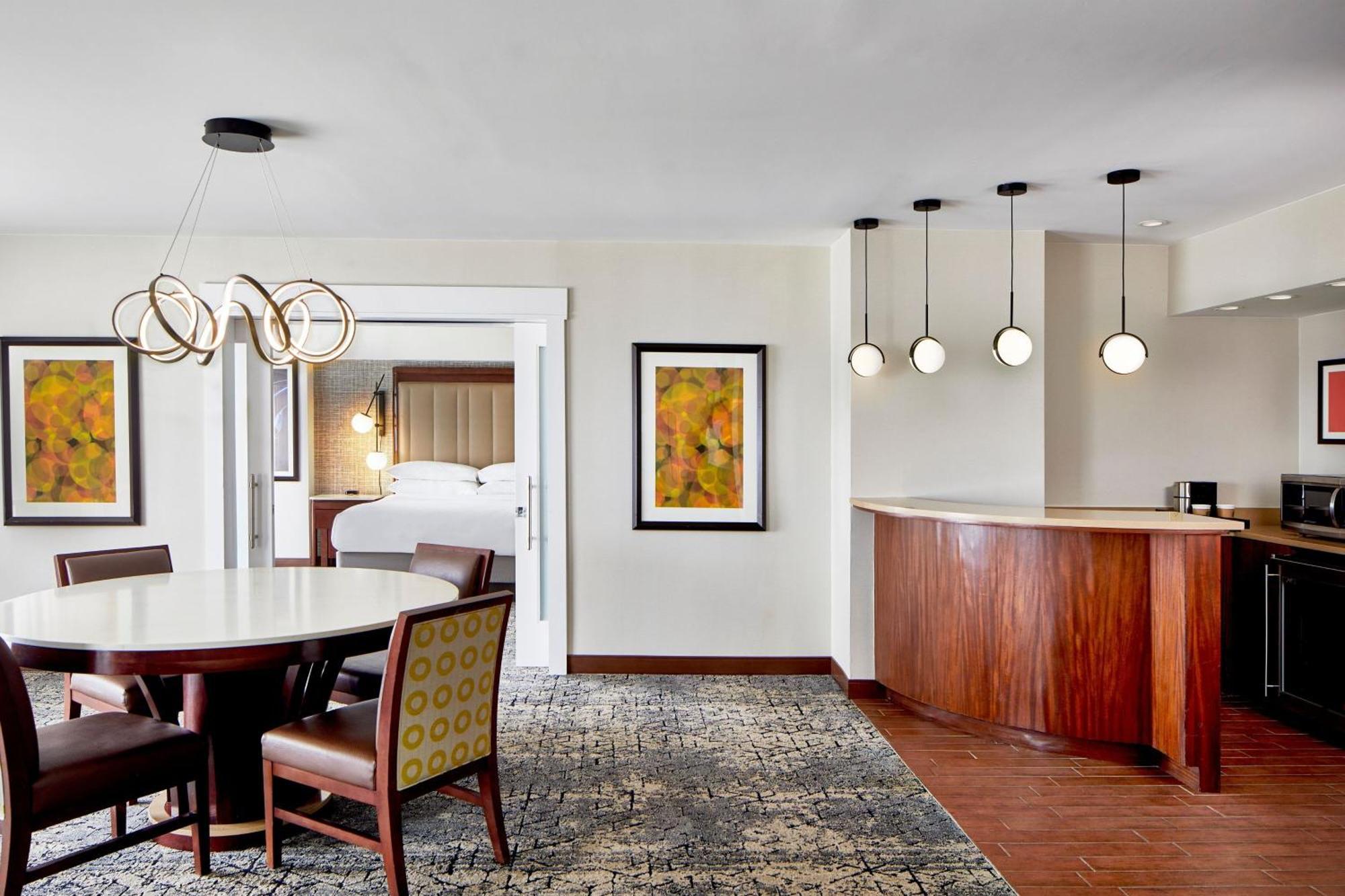 Hotel Sheraton At Keystone Crossing