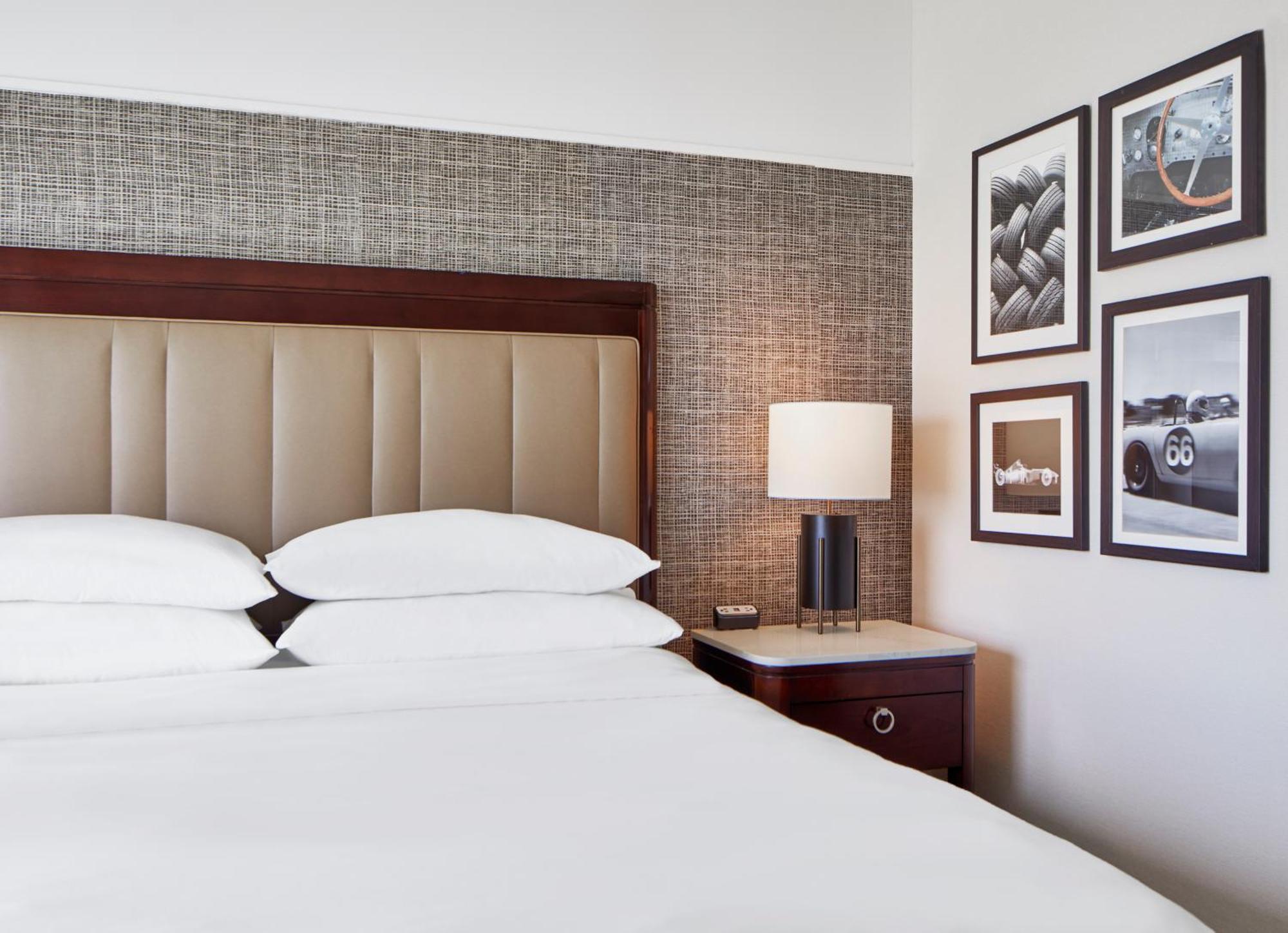 Sheraton At Keystone Crossing 3*