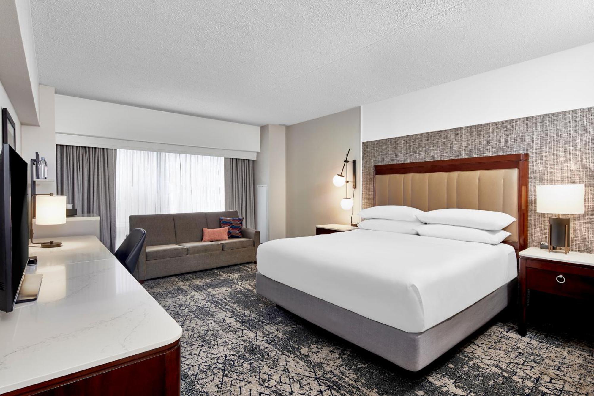 Sheraton At Keystone Crossing 3*