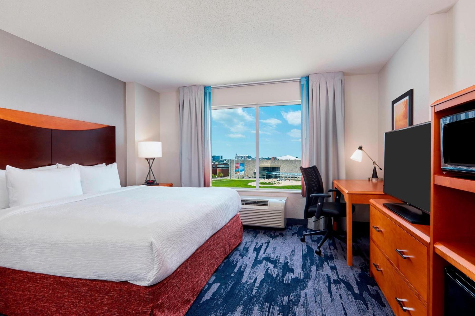 Fairfield Downtown 3*