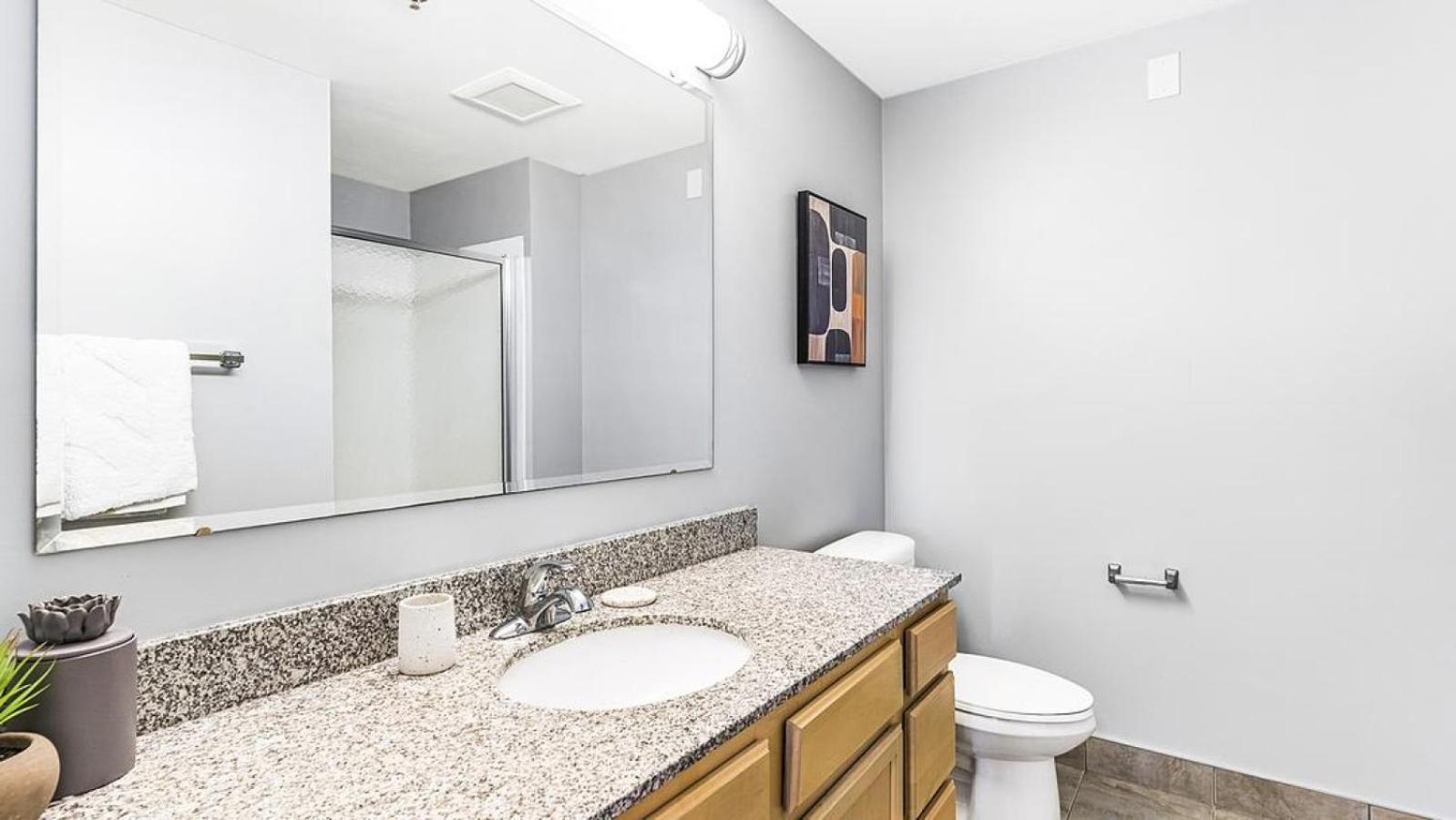 Landing Modern With Amazing Amenities Apartment *