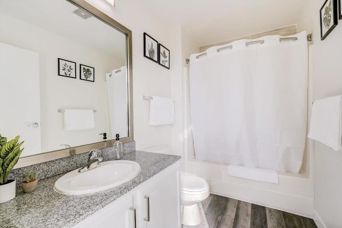 Cozysuites - 2br With Direct Skybridge Access #4 Apartment