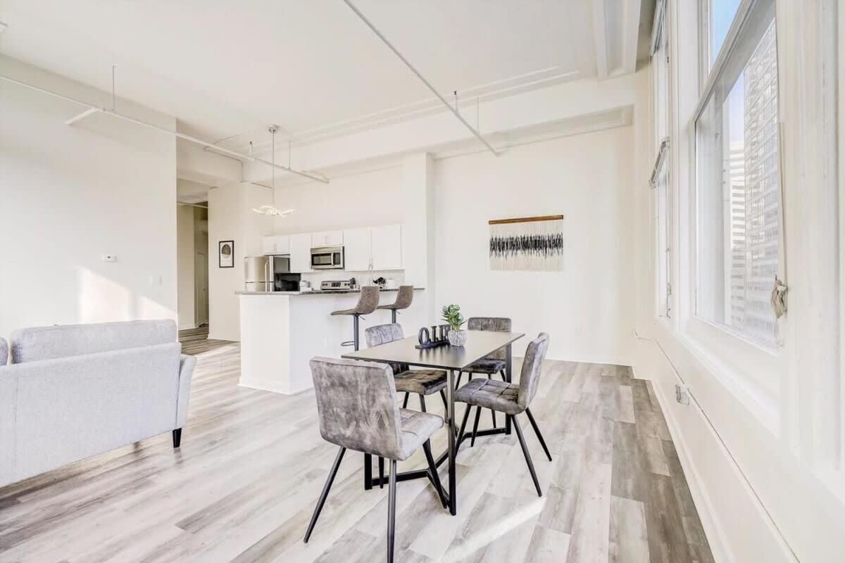 Cozysuites - 2br With Direct Skybridge Access #4