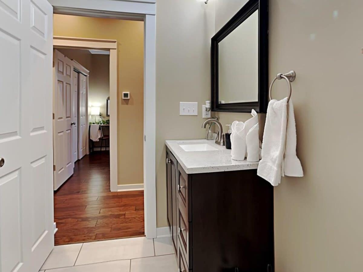 Rockaway Rookwood Retreat- Unit 1 Holiday home Indianapolis