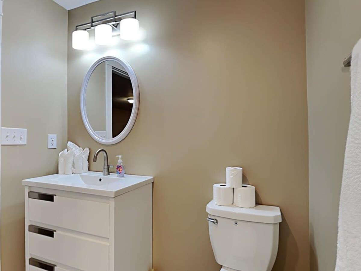 Rockaway Rookwood Retreat- Unit 1 Indianapolis