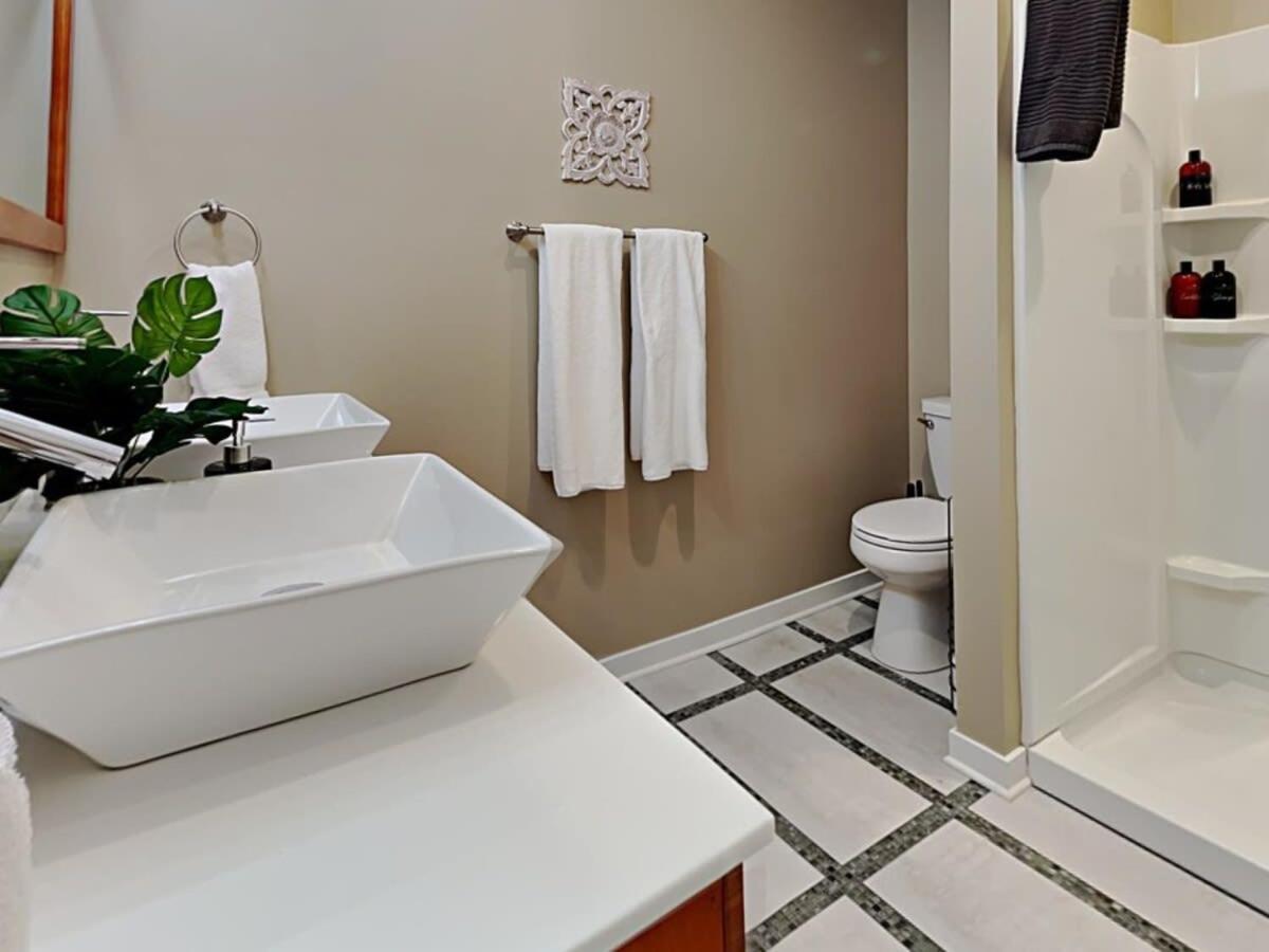 Rockaway Rookwood Retreat- Unit 1