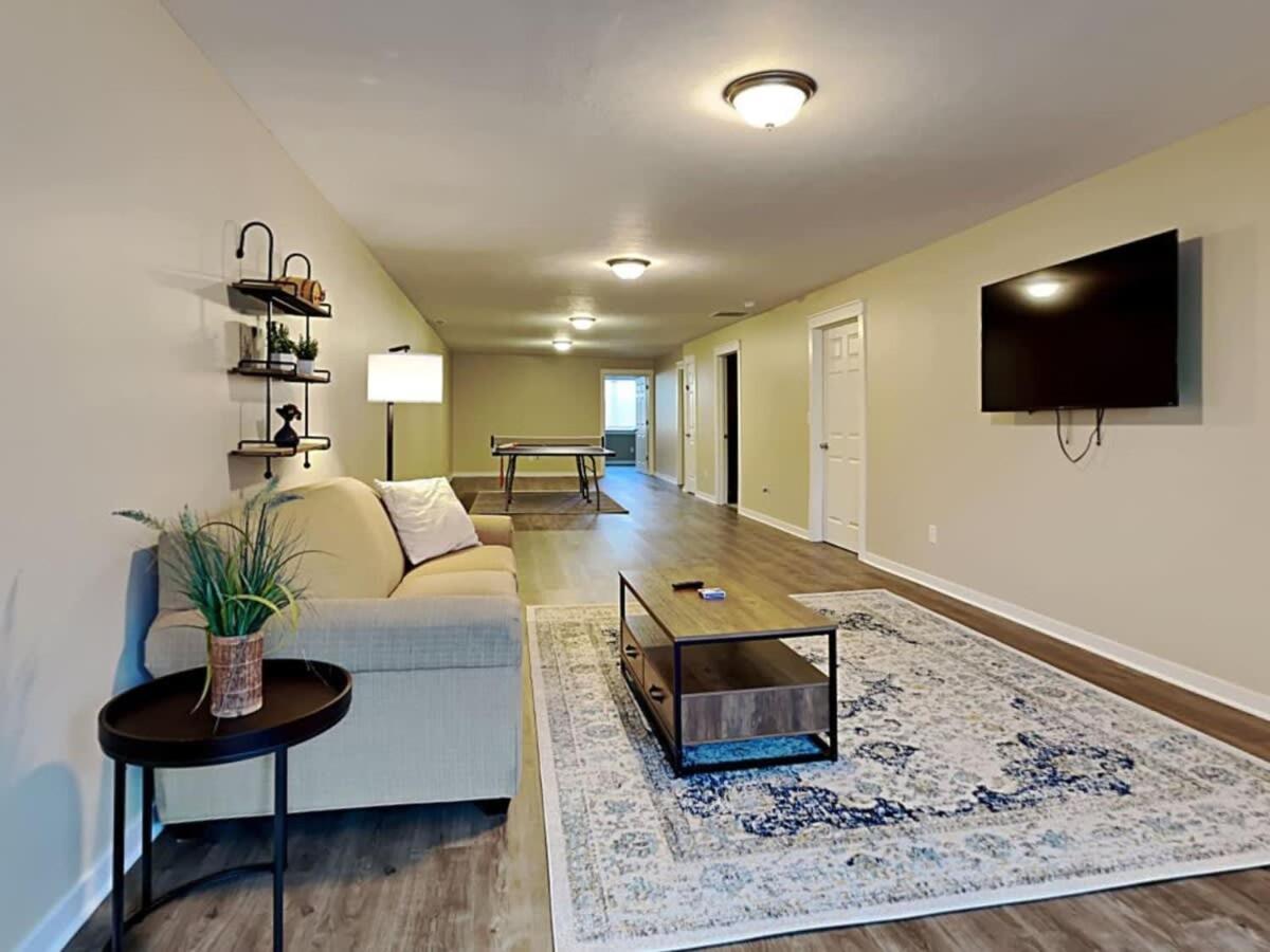 Rockaway Rookwood Retreat- Unit 1 Holiday home Indianapolis