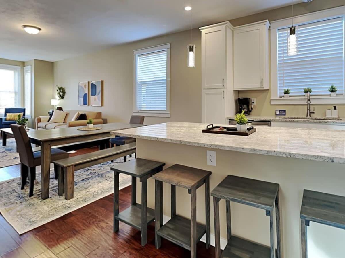 Rockaway Rookwood Retreat- Unit 1 Holiday home Indianapolis