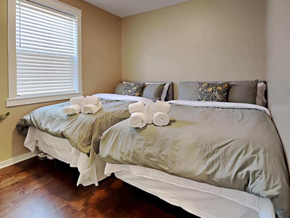 Rockaway Rookwood Retreat- Unit 1 Holiday home Indianapolis