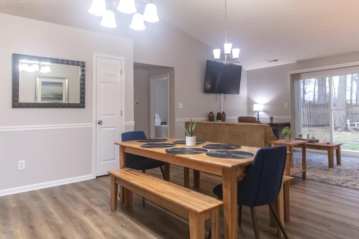 Chapel Hill Charmer- Close To Interstates Holiday home Indianapolis