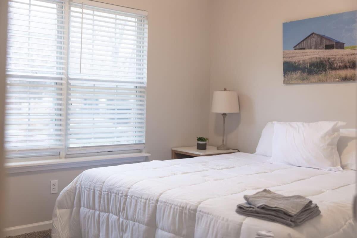 Chapel Hill Charmer- Close To Interstates Indianapolis