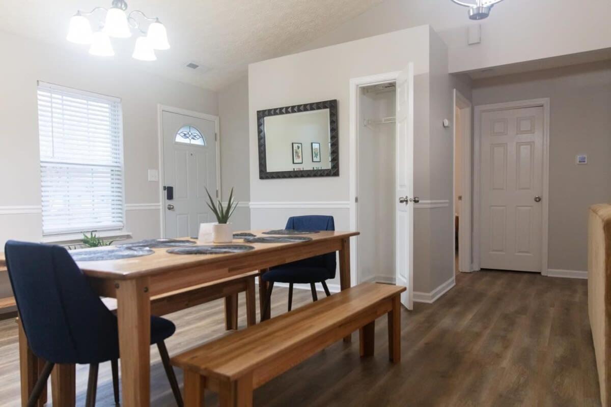 Chapel Hill Charmer- Close To Interstates *
