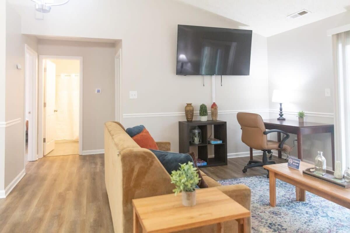 Chapel Hill Charmer- Close To Interstates Holiday home *