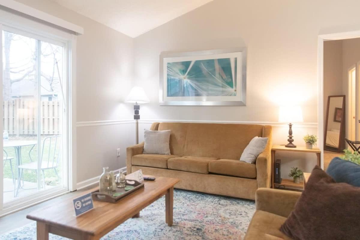 Chapel Hill Charmer- Close To Interstates Holiday home Indianapolis